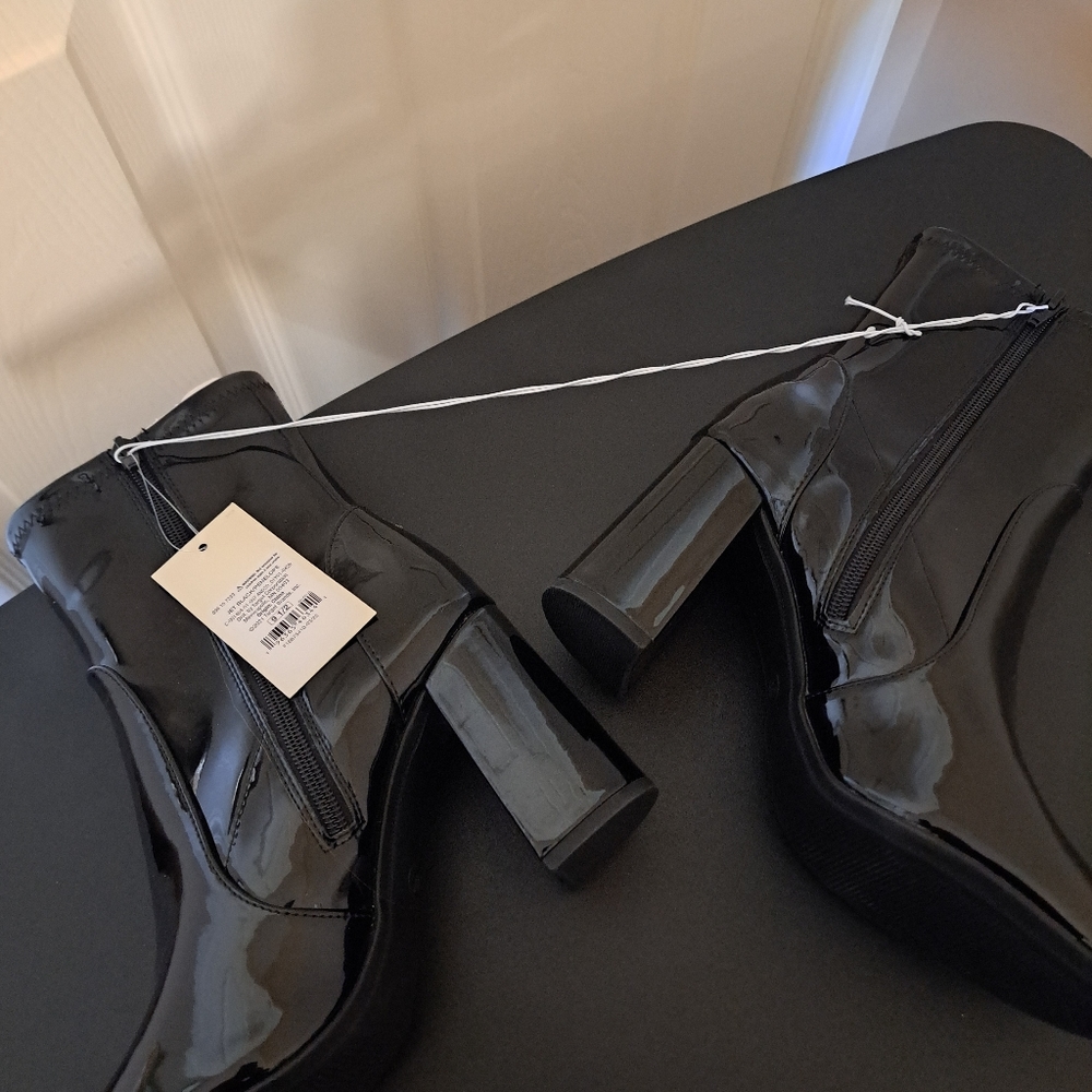 New Day Platform boots  with 3.5 heels NWT - Picture 3 of 4